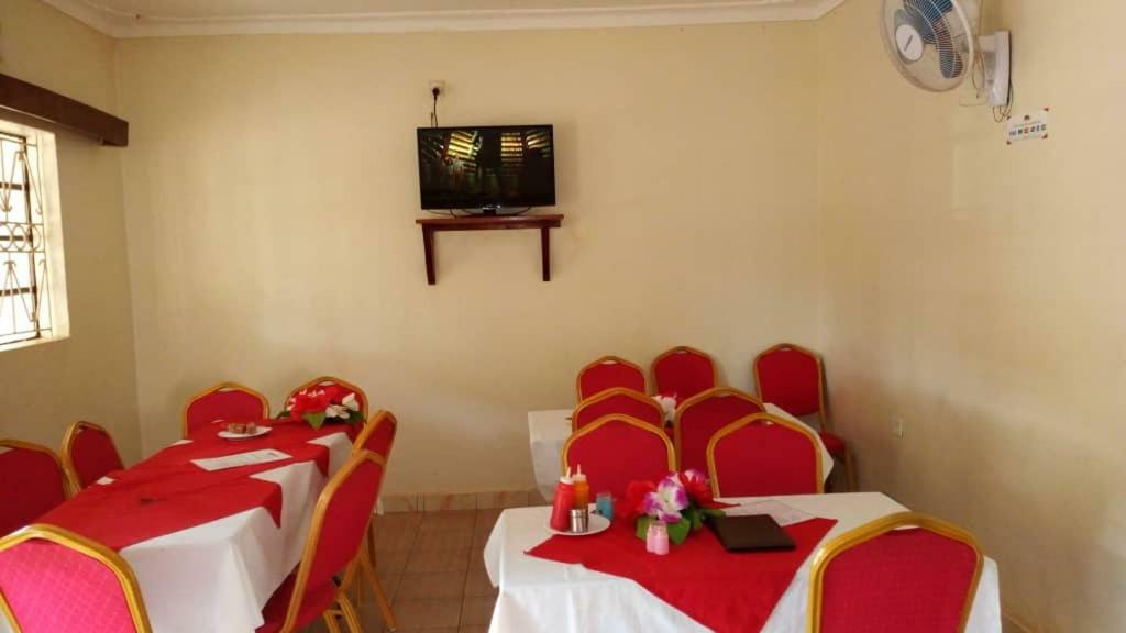 Kanberra Hotel Lira 外观 照片